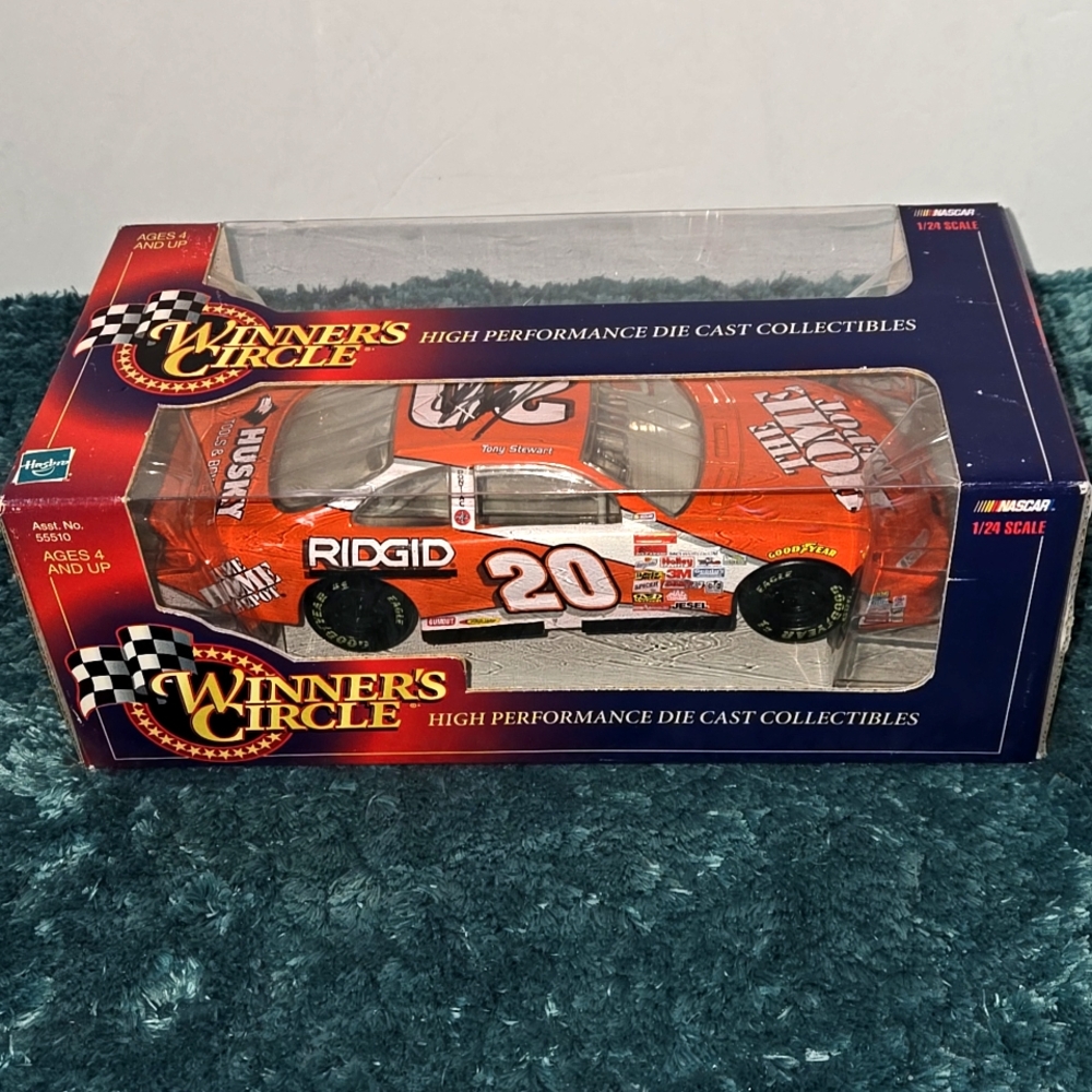 1999 Winner's Circle #20 Tony Stewart Home Depo 1:24 Scale Die-Cast Car "Signed"
